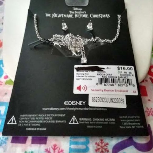 DISNEY 2pc THE NIGHTMARE BEFORE CHRISTMAS JACK + SALLY NECKLACE + EARRINGS SET - Picture 4 of 8